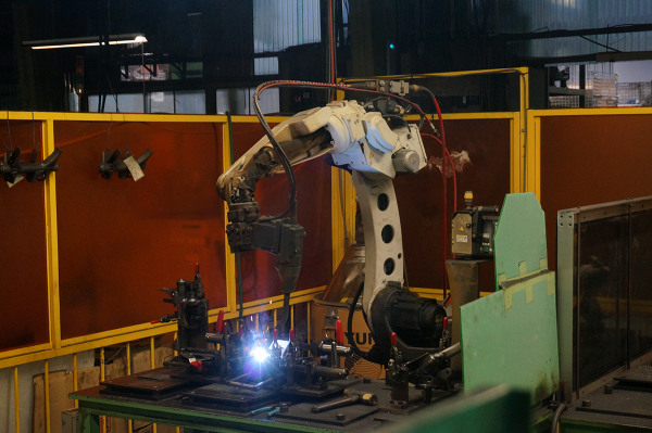 TAWERS, a welding power fusion robot that performs brazing welding