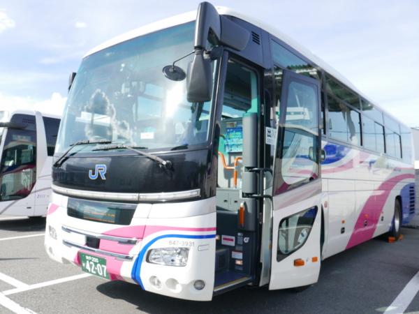 写真：西日本ジェイアールバス 車両