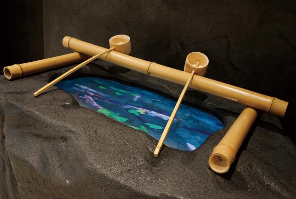 写真：和テイストのスペースに置かれた竹の柄杓。