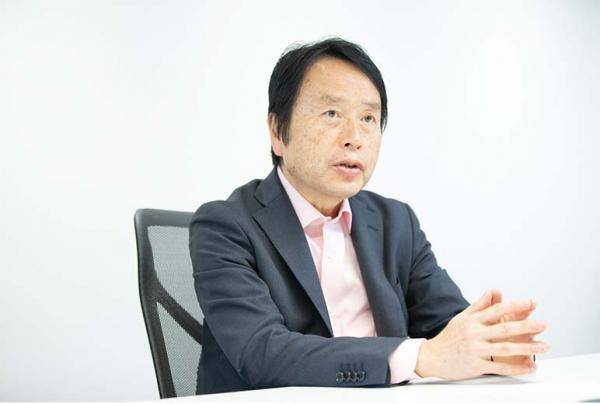 人物写真：SAPジャパン株式会社　マーケティング本部 部長 神山 峰郎様
