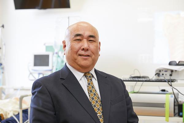 人物写真：学校法人 高知学園 高知リハビリテーション専門職大学 副学部長 教務部長 准教授 濱田 和範 先生