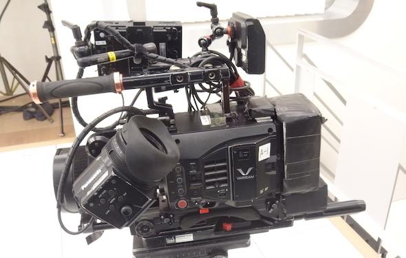 写真：側面から見たVARICAM LT。