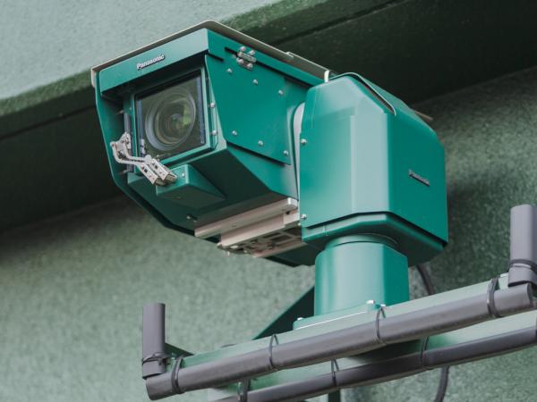 写真：屋外カメラ（VARICAM35 HS）中継映像用全天候型高精度4K対応