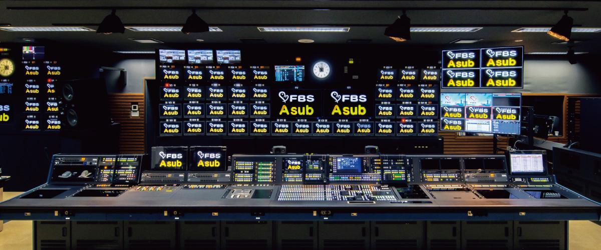 写真：福岡放送の編集室