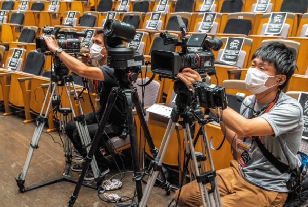 写真：撮影用カメラ