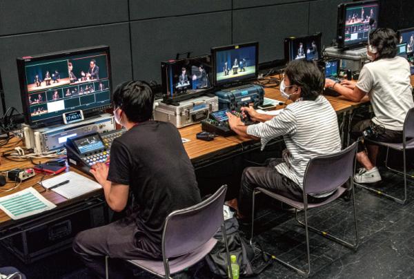 写真：撮影ベースの様子