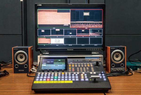 写真：映像のスイッチングを行うAV-UHS500