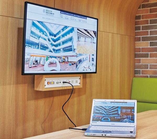 写真：パソコンやタブレットと接続して使用