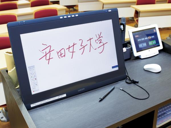 写真：ペンタブレットに文字などを書くと・・・