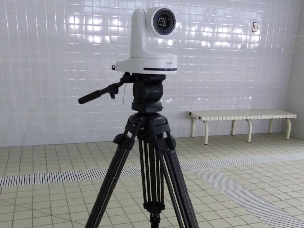 写真：移動も可能プールサイドカメラ