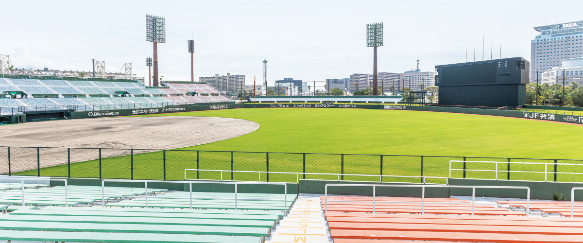 写真：平和リース球場のグランド