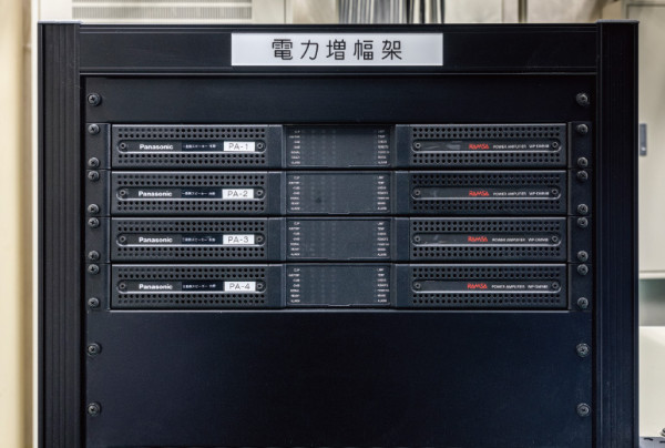 写真：デジタルパワーアンプWP-DM948