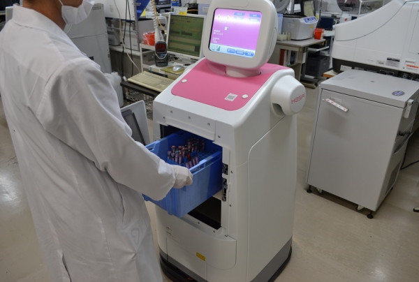 写真：収納庫は最大20kgまで積載が可能