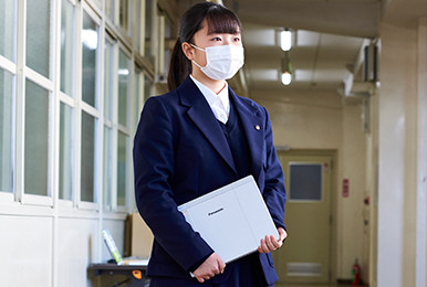 写真：運びやすく、マルチタスクが できるレッツノート