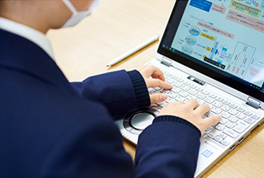 写真：打ちやすいサイズ感のキーボード