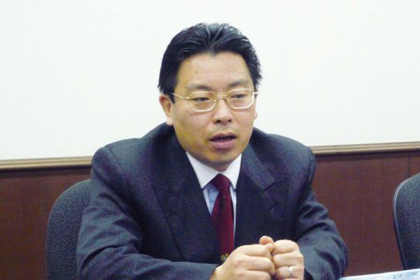 写真：株式会社アクタ 取締役総務部長　白井 様