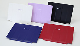 写真：白・赤・青・紫・黒の5色から好きな色を選べる天板カバー