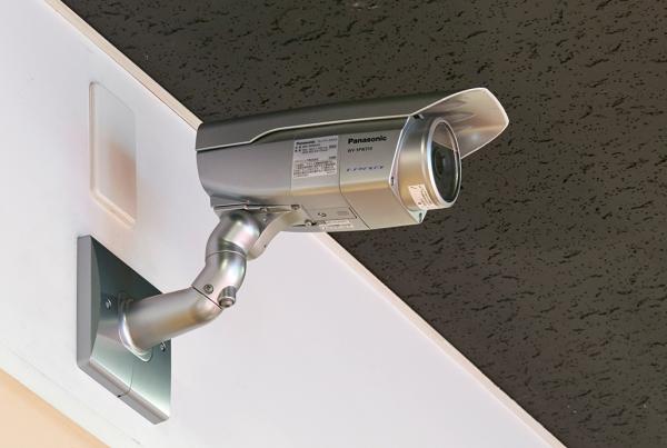 写真：監視カメラWV-SPW310