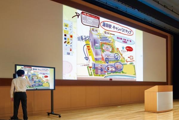 写真：電子黒板TH-65BF1J