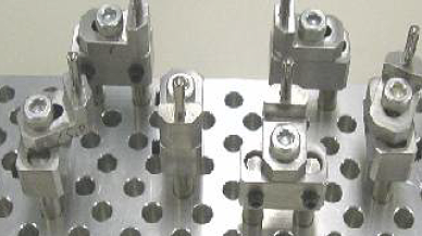 ユニバーサル基板下受ピン