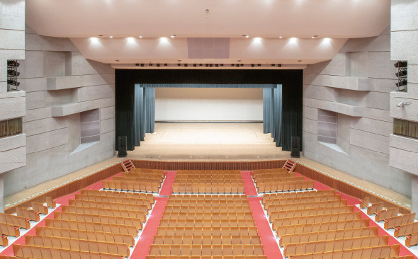 写真：豊田市民文化会館様の大ホール