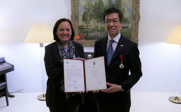 写真：パナソニック コネクト 社長 樋口 泰行がベルギー王国より王冠勲章オフィシエ章を受章