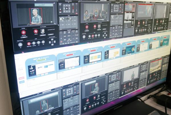 写真：8台のリモートカメラ映像を、1つのスクリーンでモニタリング