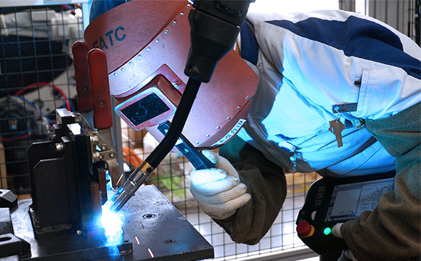 イメージ：新型ロボットコントローラー G4