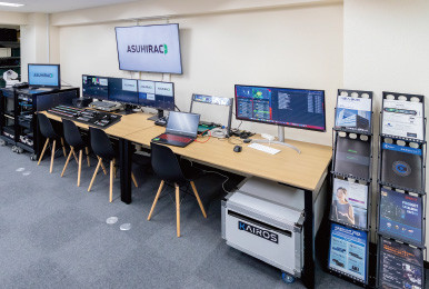 大阪本社には、次世代システムをお客様とともに創造していく検証ルームを設置
