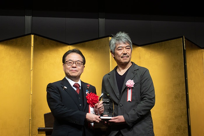 受賞時の写真