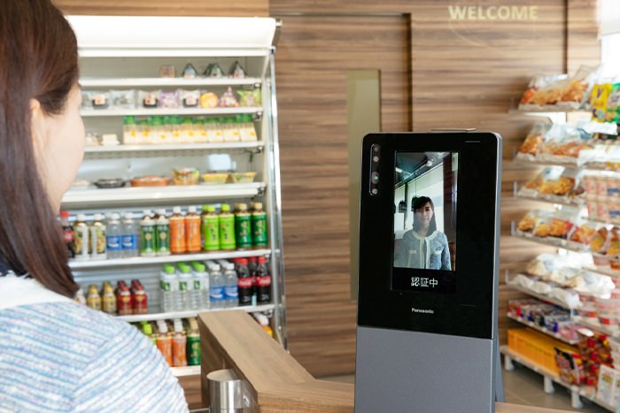 2019年4月、パナソニックは顔認証決済システムを実装した実験店舗｢ファミリーマート佐江戸店｣をオープンした（提供：パナソニック株式会社 コネクティッドソリューションズ社）