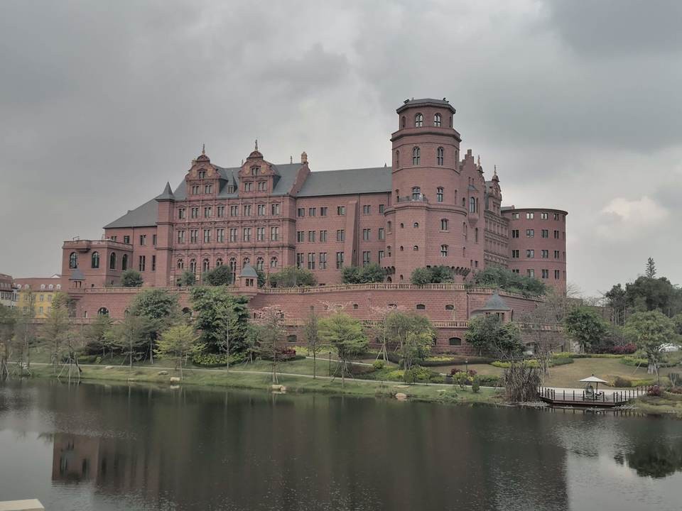 広東省東莞市にある華為科技（ファーウェイ）の新キャンパス