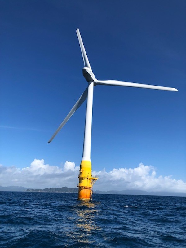 五島市沖の浮体式洋上風力発電