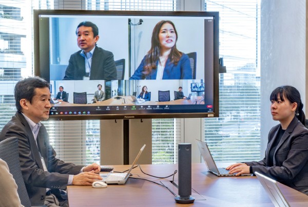 写真；会議風景