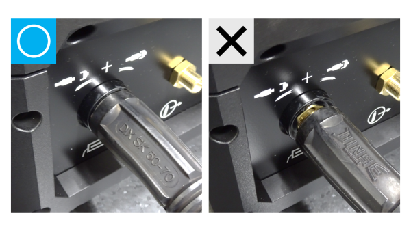 出力側のケーブルを正しく設置してください