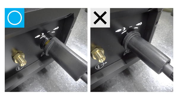 トーチは緩みなく取り付けてください