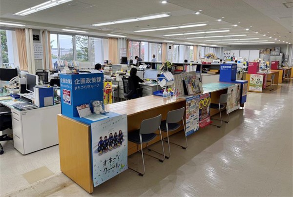写真：役所内窓口の様子