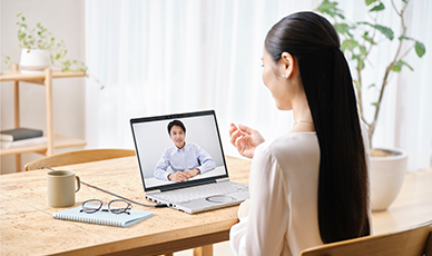 自宅でオンライン会議