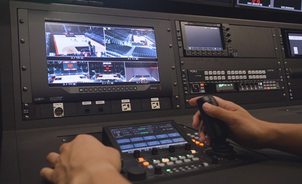 写真：リモートカメラ用のコントローラー