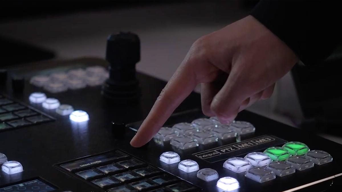 完璧かつ瞬時な操作を、ワンボタンで操作する画像