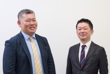 株式会社ロジスティクス・ネットワーク　首都圏事業本部　関東配車センター　酒井 宏和様（写真右）　岩﨑 勇弥様（写真左）