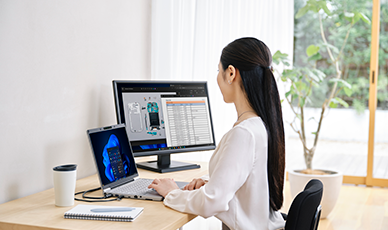 自宅で外部ディスプレイを接続して作業