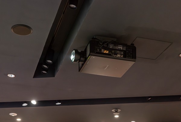 「文化」「食」「産業」「環境」「いのち」「観光」の6つの分野で発信される京都の魅力を精緻な映像で再現した。