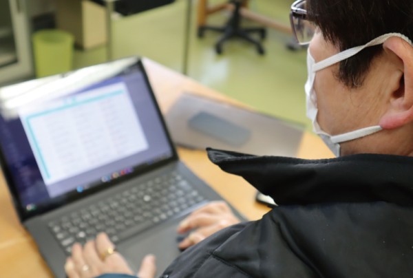 出席登録状況は先生がPCでリアルタイムに確認可能。