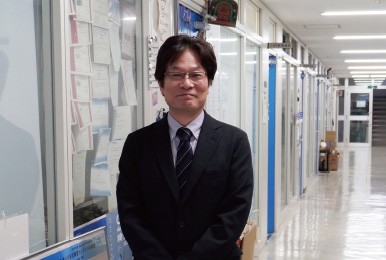 独立行政法人　国立高等専門学校機構　仙台高等専門学校　広瀬キャンパス　副校長（教務担当）　教授　博士（工学）　矢島 邦昭様　※所属は取材時のものです。