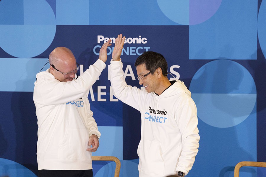 写真左がケン・セイン、写真右が樋口泰行