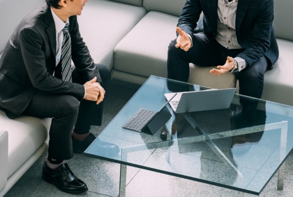 専門家が支援する様子