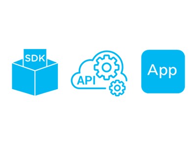 青い図形にSDK、APIとギア、Appが描かれた簡素なグラフィックアイコン。