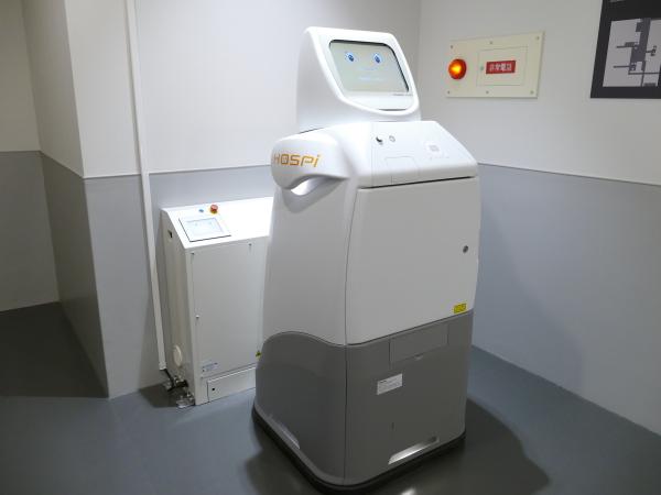 写真：2台の「HOSPI」が活躍