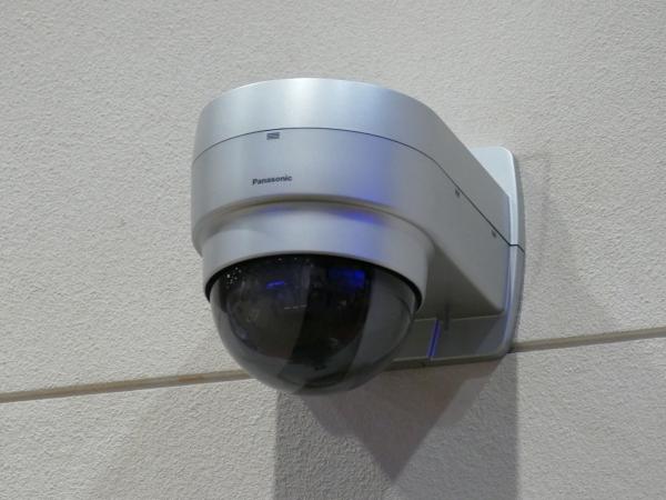 写真：屋内固定ドームカメラ（WV-SC385）